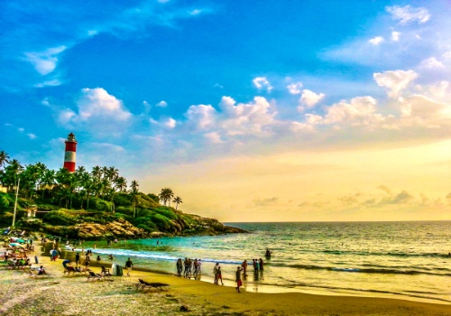 Whispers of Kerala – Tea Hills, Backwaters & Golden Beaches